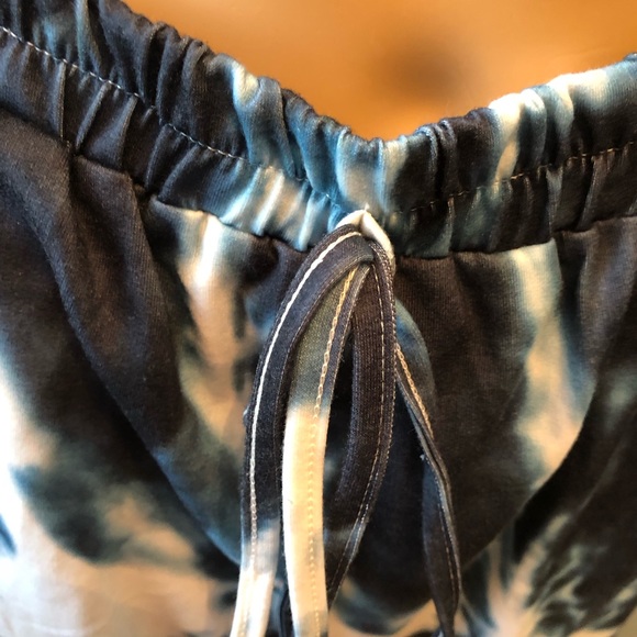 COPY - Lounge Outfit Never Worn - Picture 4 of 6